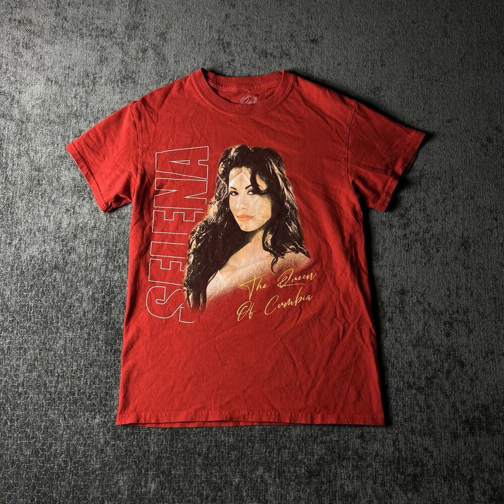Selena Red Graphic Print Crew Neck Short Sleeve T-Shirt Size Small